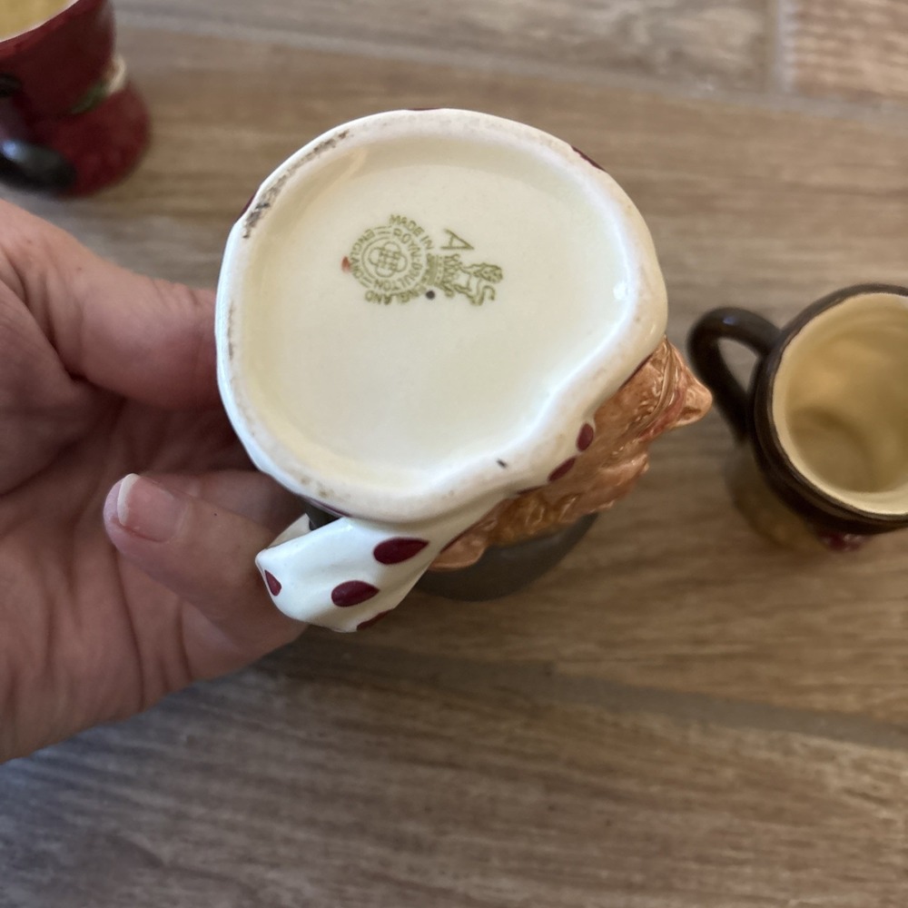 3 Miniature Toby Mugs- Sandland England - Lancaster, Hand Painted - Picture 8 of 11